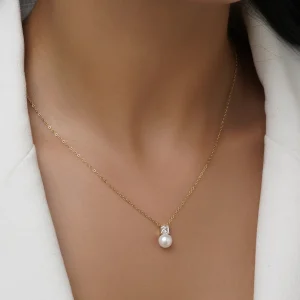 گردنبند مینیمال طرح طلا مدل تک مروارید درخشان